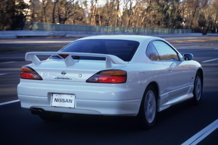  Nissan Silvia Spec-R Aero (S15) 1999 года  (фото 5 из 6)